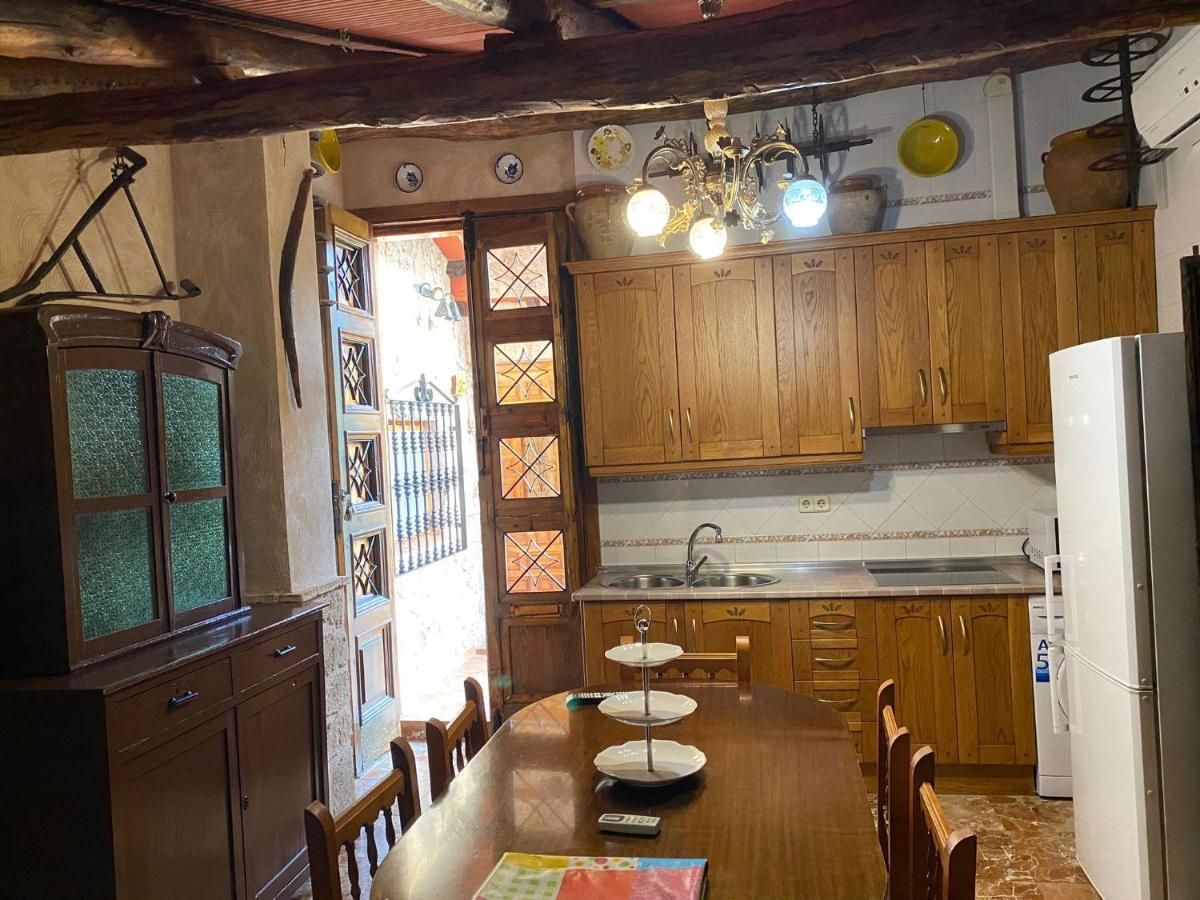 La Toba Guest House Burunchel ภายนอก รูปภาพ