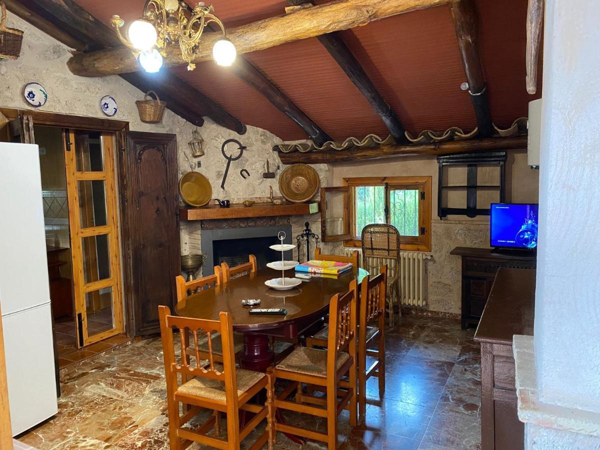 La Toba Guest House Burunchel ภายนอก รูปภาพ