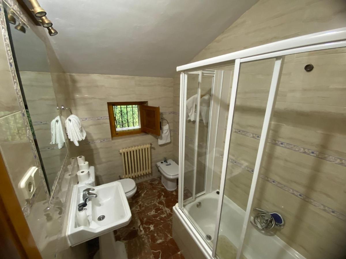 La Toba Guest House Burunchel ภายนอก รูปภาพ